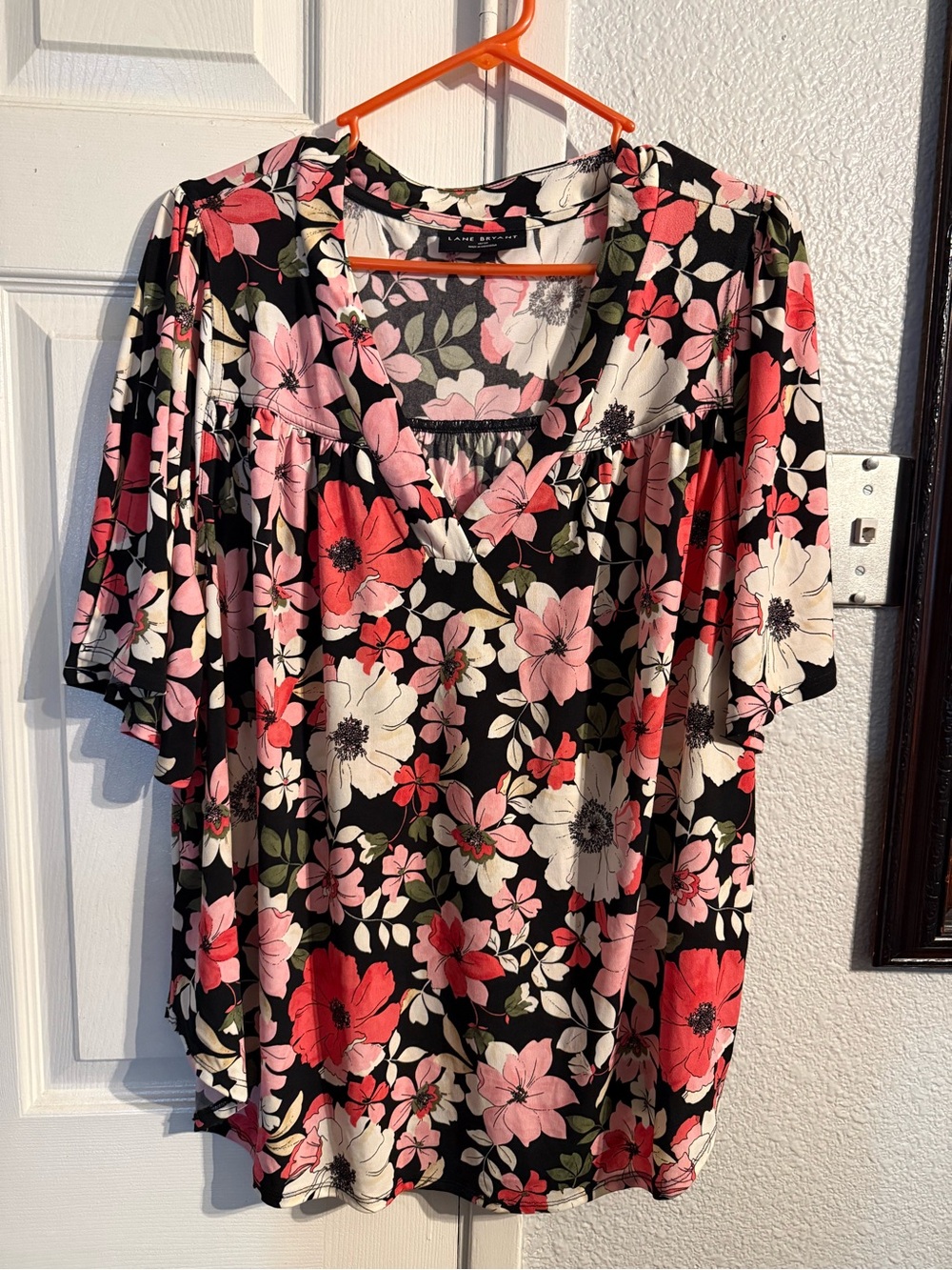 Lane Bryant Black Floral V-Neck Short Sleeve Tunic